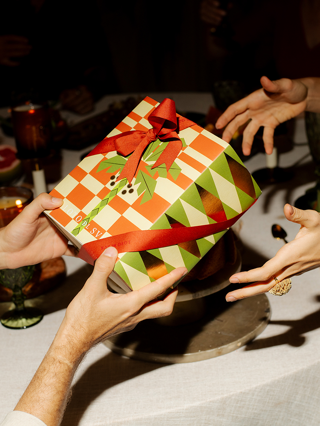 Articles_Thumbnail_GiftGuide_desk_650x866 (1).jpg